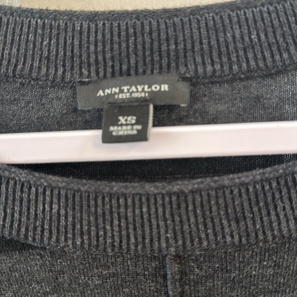 Ann Taylor black & gray Striped Boat Neck Knit Sweater Size XS - Picture 2 of 7